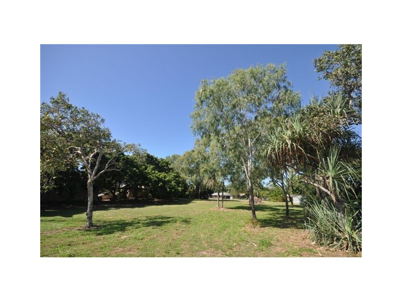 2 Macadamia Street, Forrest Beach QLD 4850