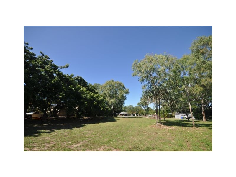 2 Macadamia Street, Forrest Beach QLD 4850