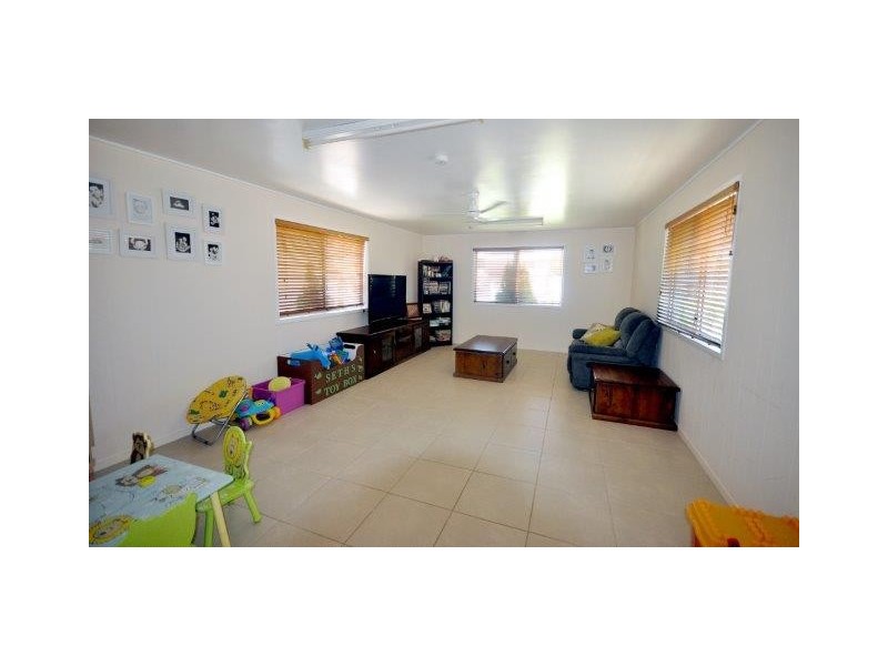 12 Mambrini Street, Halifax QLD 4850