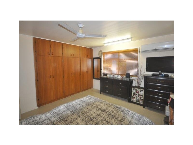 12 Mambrini Street, Halifax QLD 4850