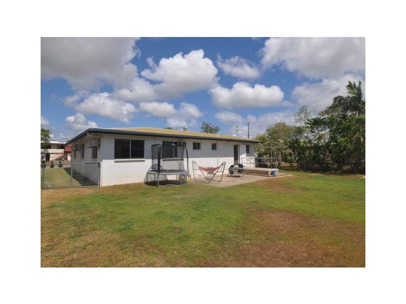 12 Mambrini Street, Halifax QLD 4850