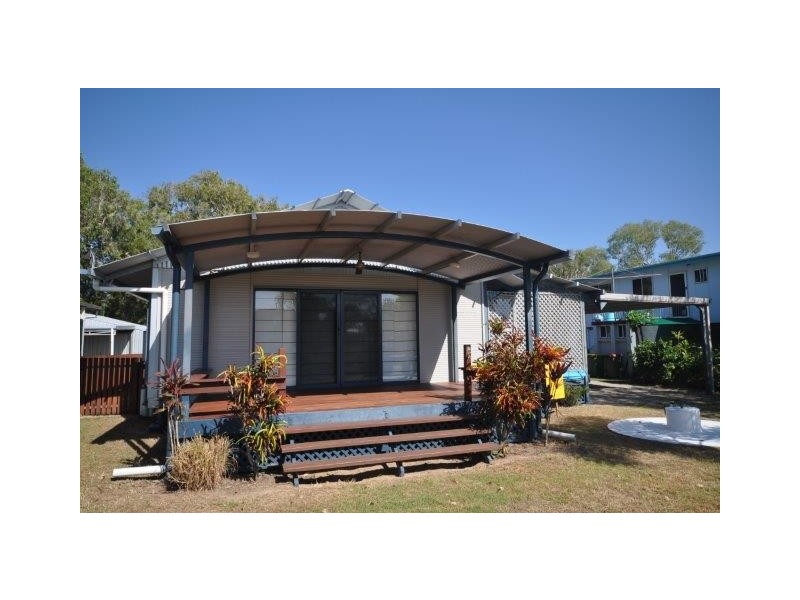 4 Dolphin Crescent, Taylors Beach QLD 4850