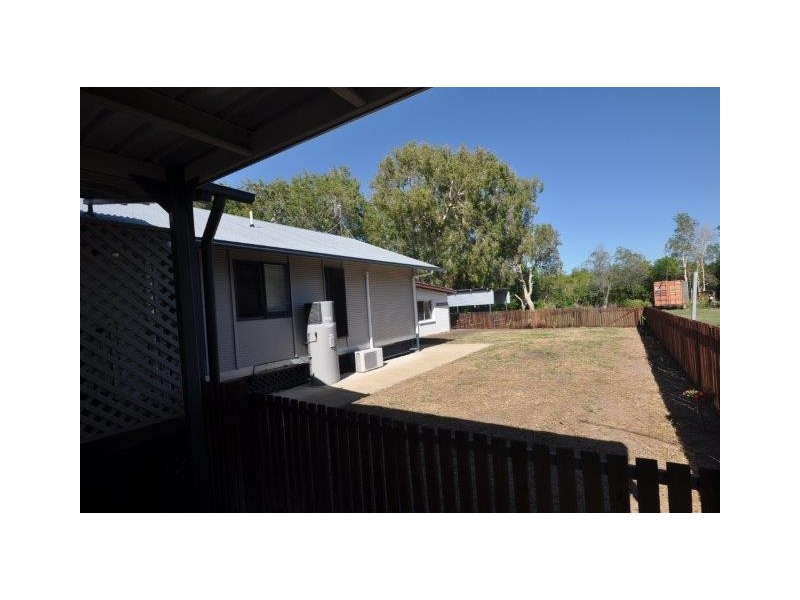 4 Dolphin Crescent, Taylors Beach QLD 4850