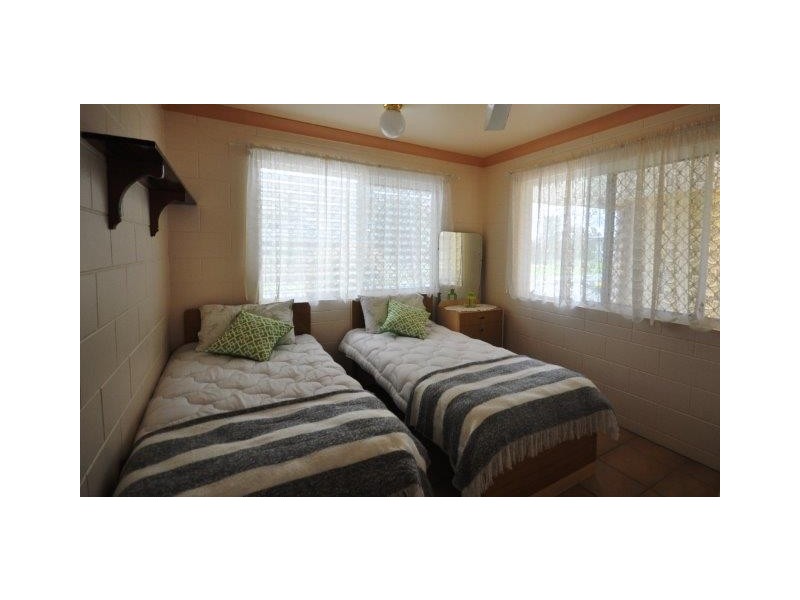 2/24 Garbutt Street, Ingham QLD 4850
