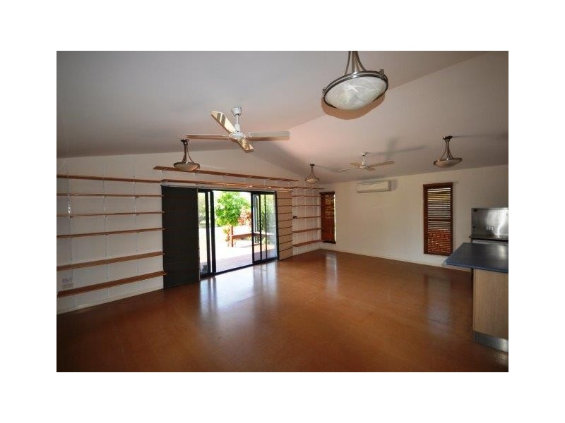 4 Dolphin Crescent, Taylors Beach QLD 4850