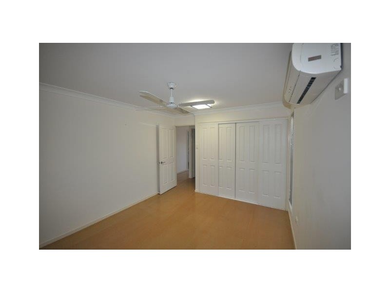 4 Dolphin Crescent, Taylors Beach QLD 4850