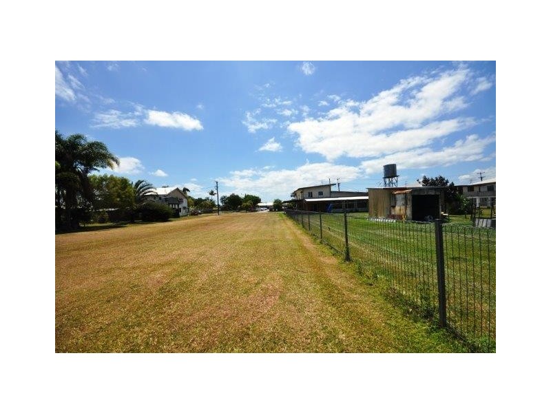 17 Gorton Street, Trebonne QLD 4850