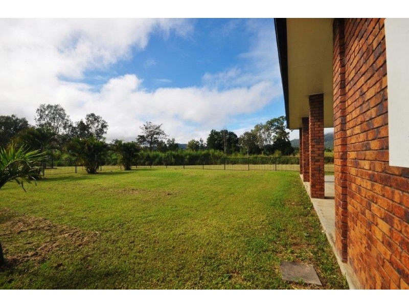8 FORTINIS ROAD, Upper Stone QLD 4850