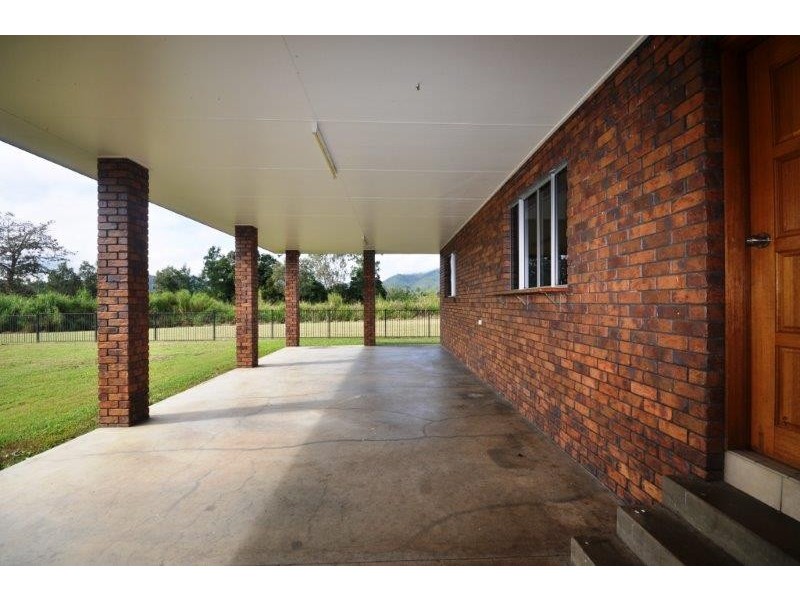 8 FORTINIS ROAD, Upper Stone QLD 4850