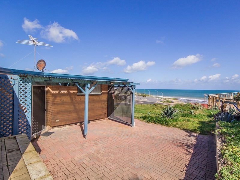 1/122 Leighton Road, Halls Head WA 6210