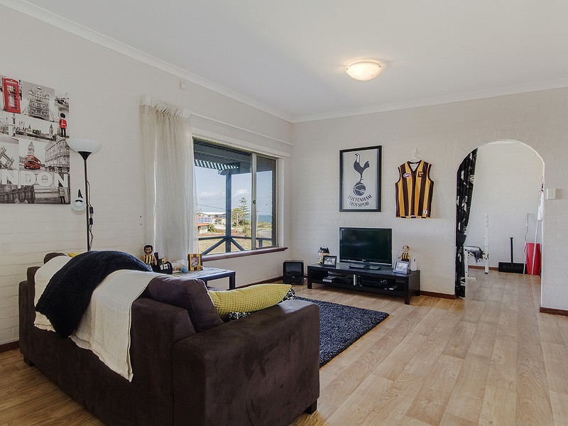 1/122 Leighton Road, Halls Head WA 6210