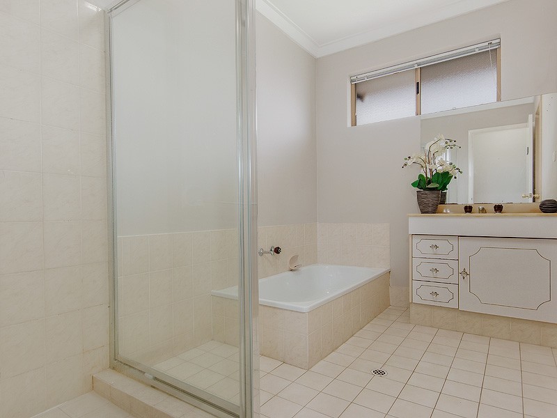 7 Albion Road, Madora Bay WA 6210