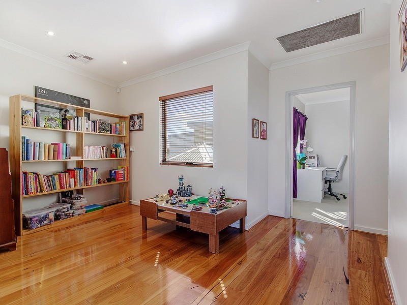 35 Forrest Street, Mandurah WA 6210