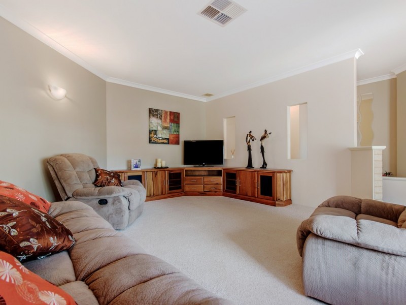 10 Maggie Way, Coodanup WA 6210