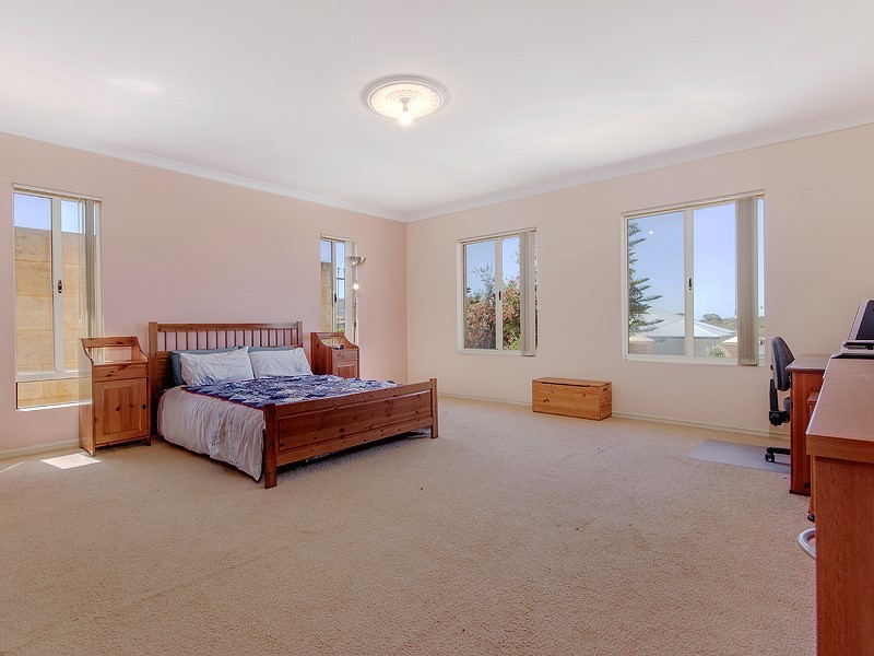 50 Northport Boulevard, Wannanup WA 6210