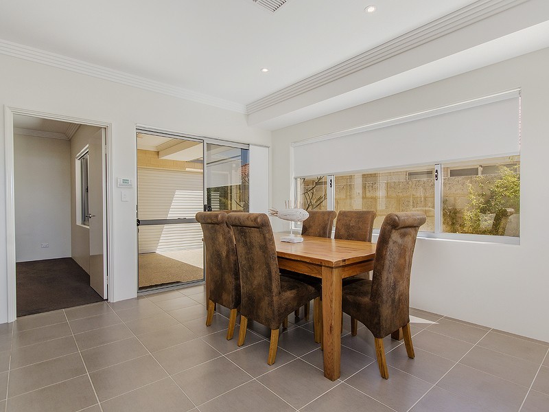 82 Alexis Circle, Wannanup WA 6210