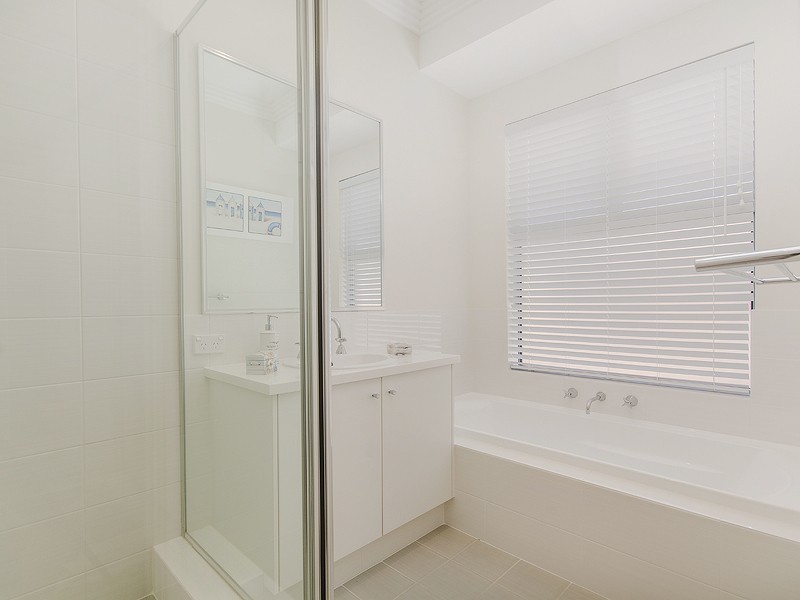 82 Alexis Circle, Wannanup WA 6210