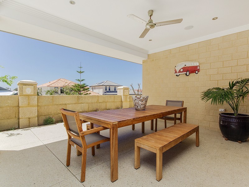 82 Alexis Circle, Wannanup WA 6210