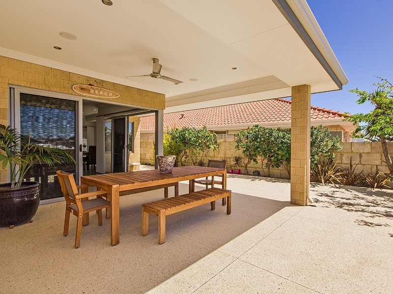 82 Alexis Circle, Wannanup WA 6210