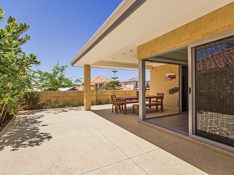 82 Alexis Circle, Wannanup WA 6210