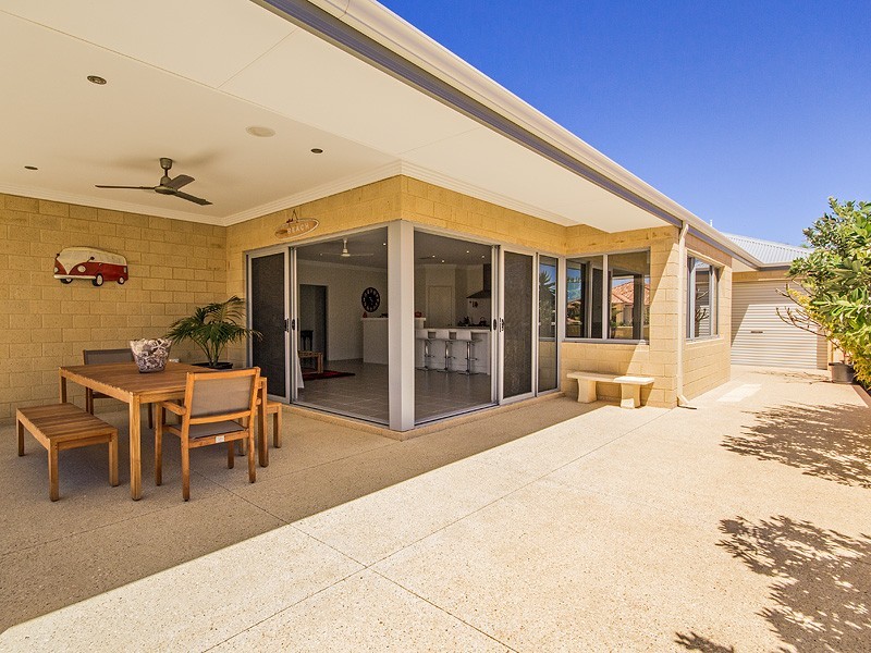 82 Alexis Circle, Wannanup WA 6210