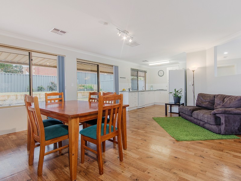 20 Malabor Mews, Halls Head WA 6210