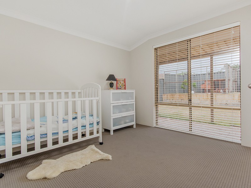 20 Malabor Mews, Halls Head WA 6210