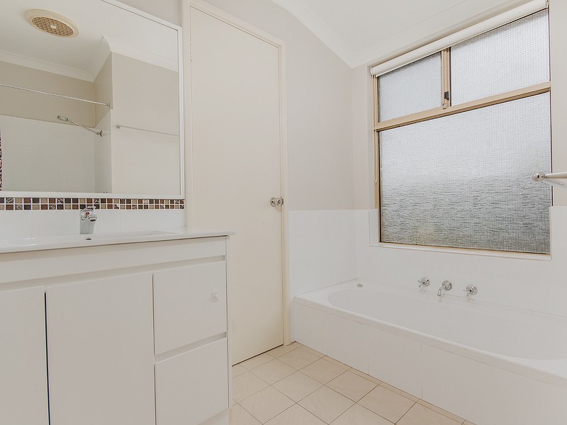 20 Malabor Mews, Halls Head WA 6210