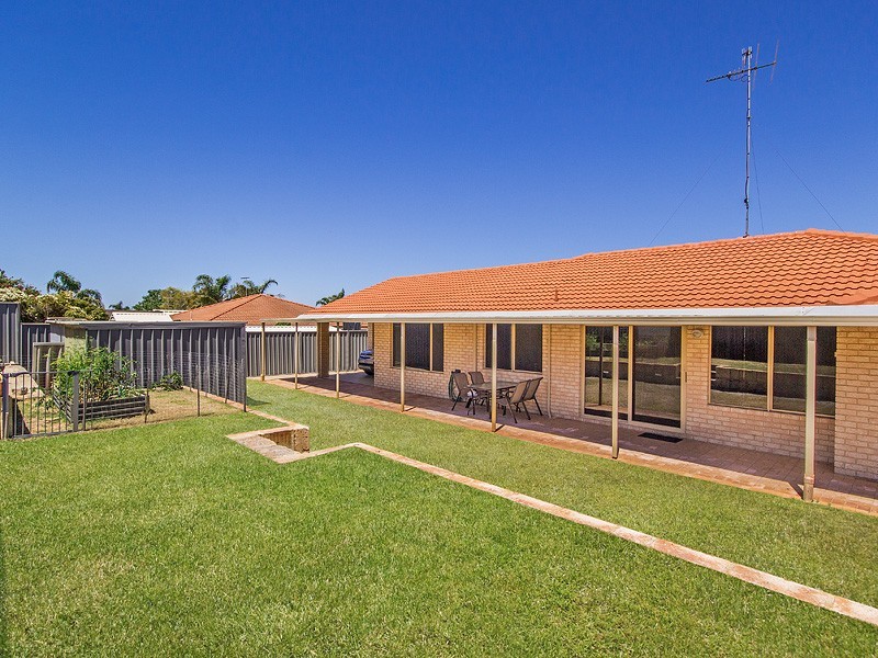 20 Malabor Mews, Halls Head WA 6210