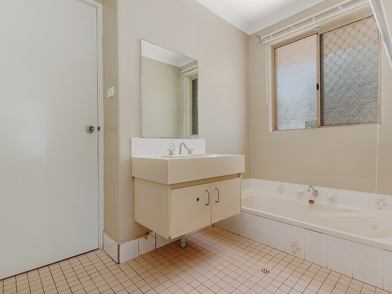 7 Adare Place, Coodanup WA 6210