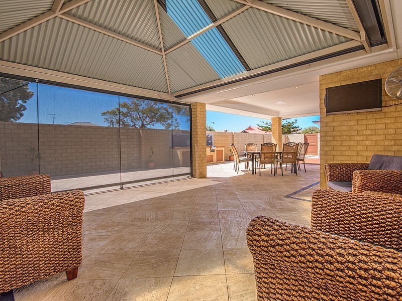 24 Seascapes Boulevard, Halls Head WA 6210