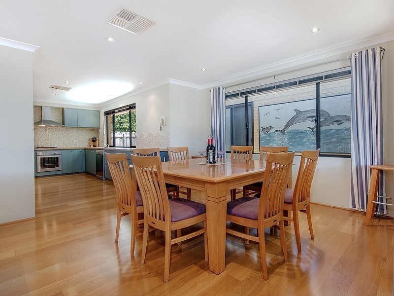 24 Seascapes Boulevard, Halls Head WA 6210