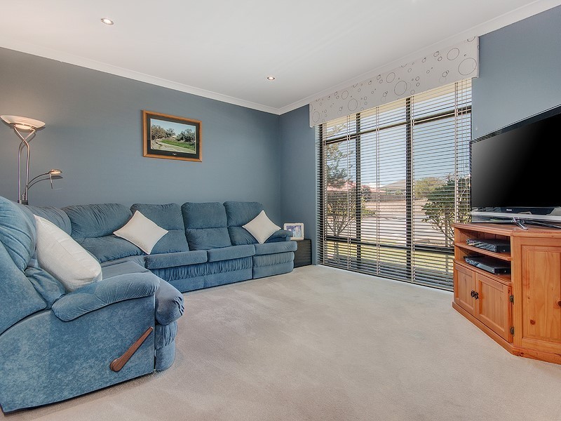 24 Seascapes Boulevard, Halls Head WA 6210