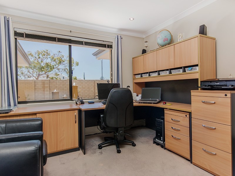 24 Seascapes Boulevard, Halls Head WA 6210