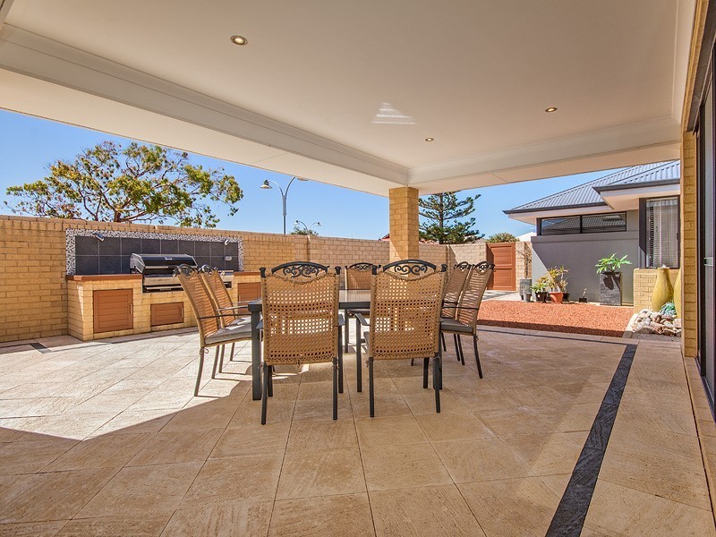 24 Seascapes Boulevard, Halls Head WA 6210