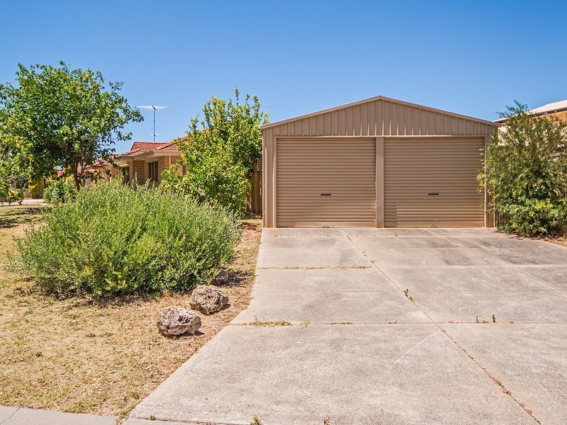2/61 Inverness Drive, Meadow Springs WA 6210