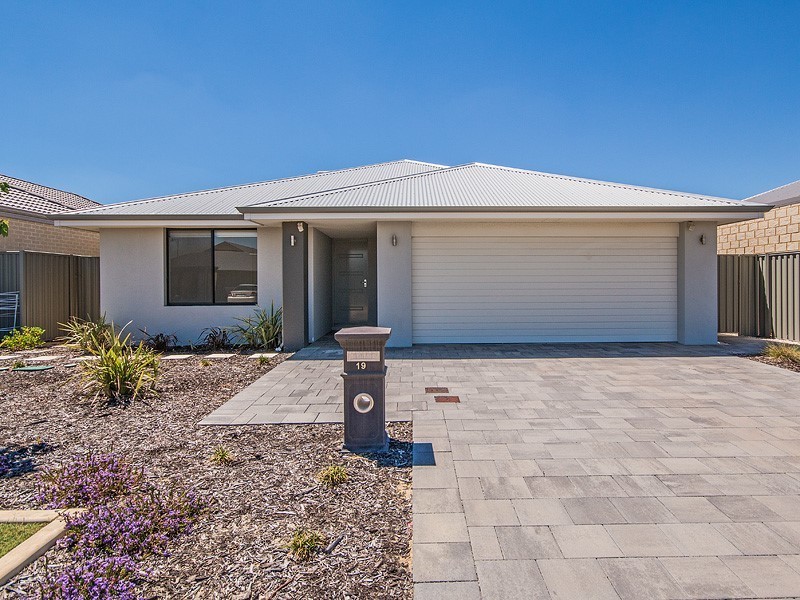 19 Dutton Gardens, South Yunderup WA 6208