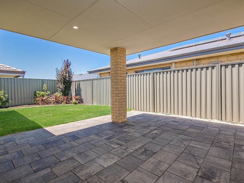 19 Dutton Gardens, South Yunderup WA 6208