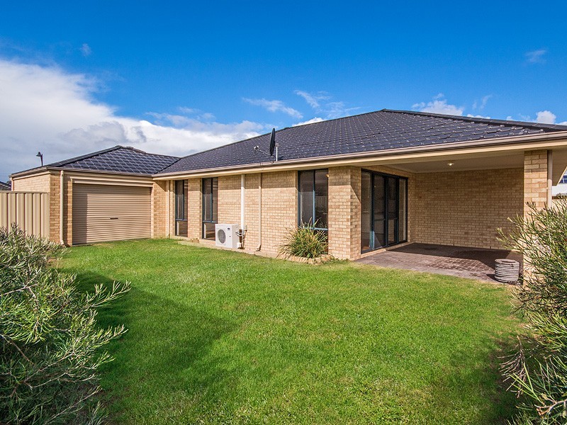 15 Arpenteur Drive, Madora Bay WA 6210