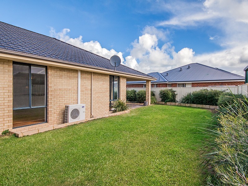 15 Arpenteur Drive, Madora Bay WA 6210