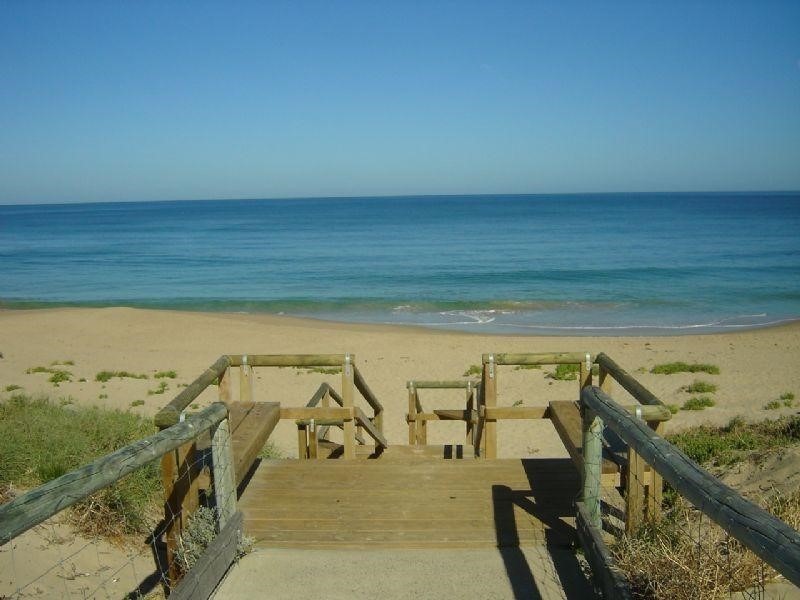 15 Arpenteur Drive, Madora Bay WA 6210