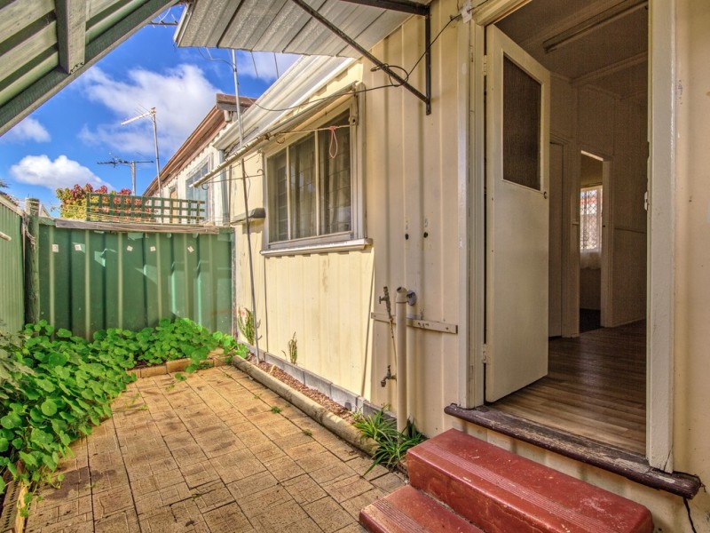 8/12 Leslie Street, Dudley Park WA 6210