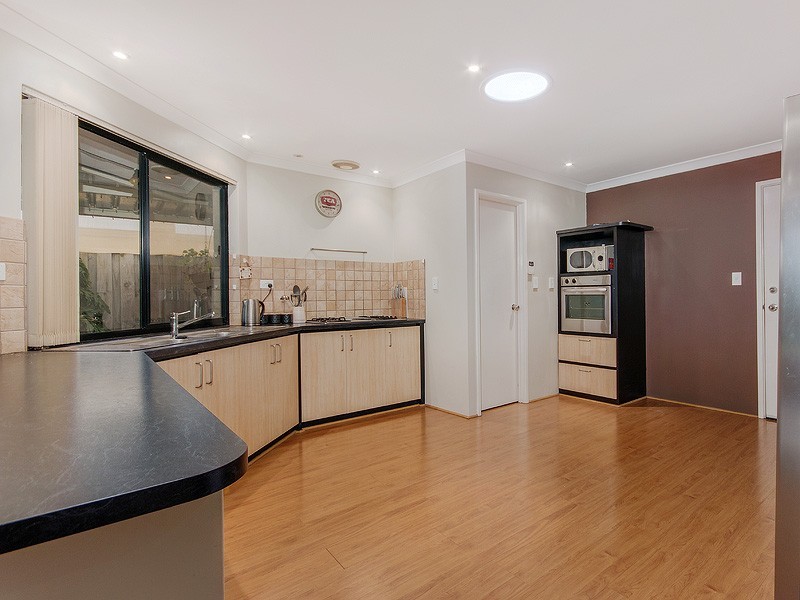 12 Bethel Corner, Halls Head WA 6210