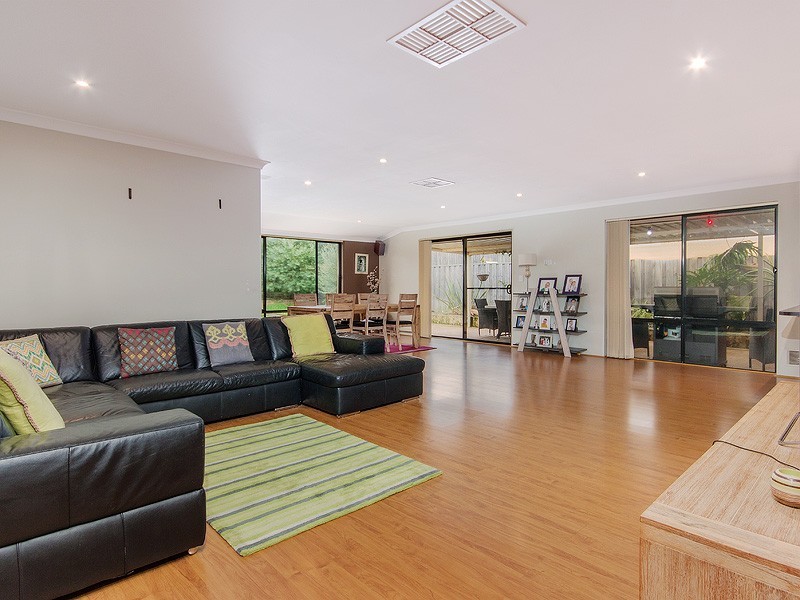 12 Bethel Corner, Halls Head WA 6210