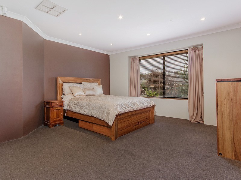 12 Bethel Corner, Halls Head WA 6210