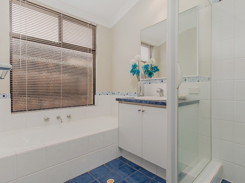 12 Bethel Corner, Halls Head WA 6210
