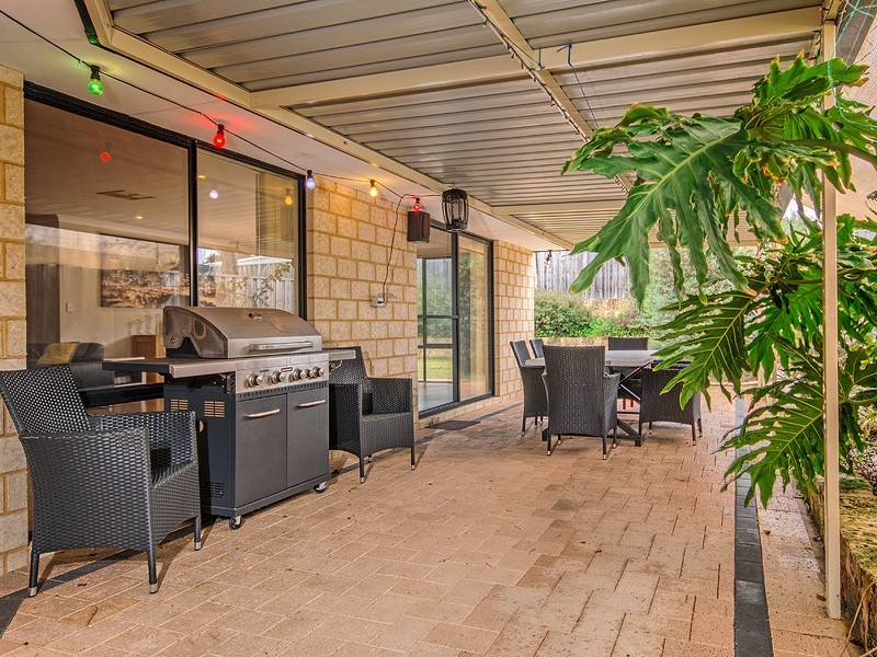 12 Bethel Corner, Halls Head WA 6210