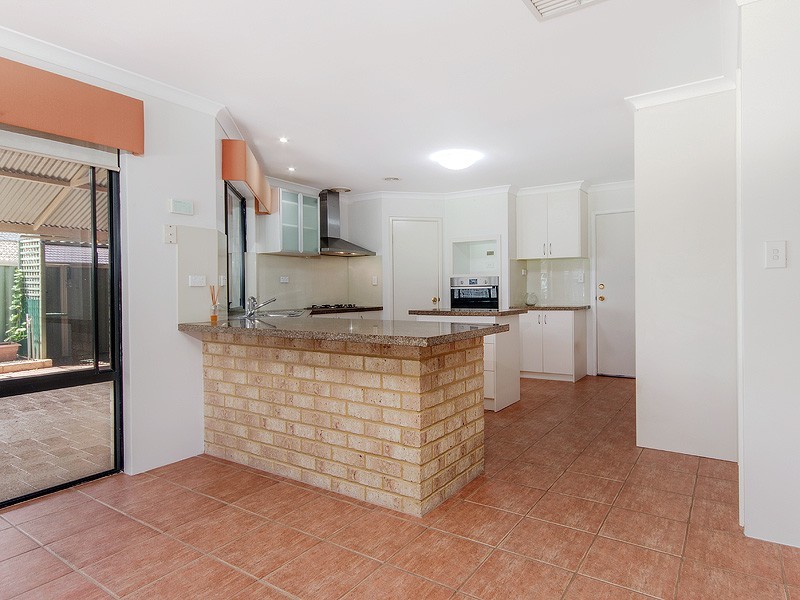 156 Peelwood Parade, Halls Head WA 6210