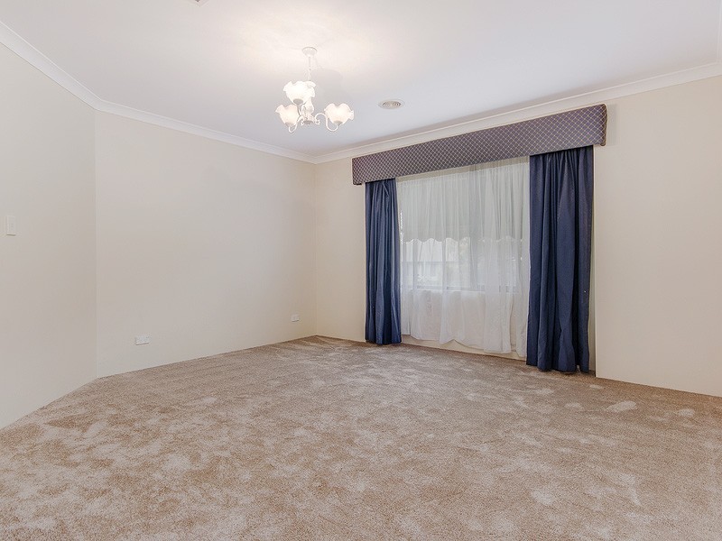 156 Peelwood Parade, Halls Head WA 6210