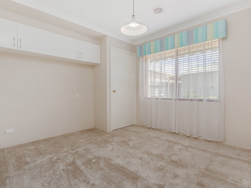 156 Peelwood Parade, Halls Head WA 6210